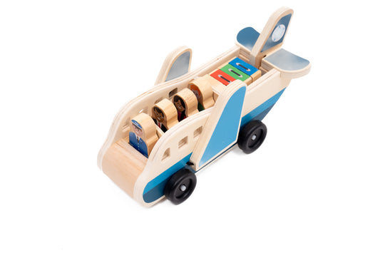 Avión madera con pasajeros y equipaje